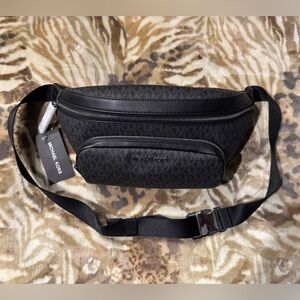 ✨ NWT Michael Kors Monogram Crossbody, Fanny Pack Waist Bag, Silver Hardware ✨